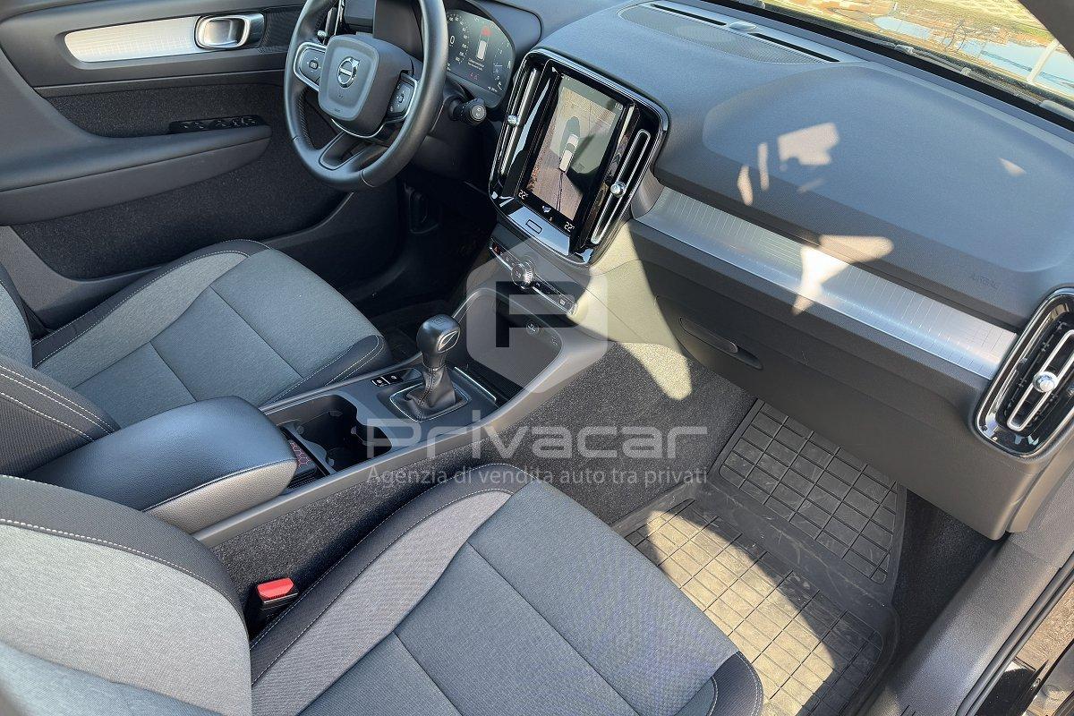 VOLVO XC40 T2 Momentum Pro