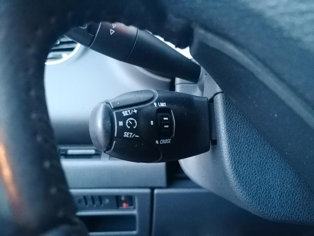 Peugeot 3008 1.6 HDi 110CV Tecno(full optional )