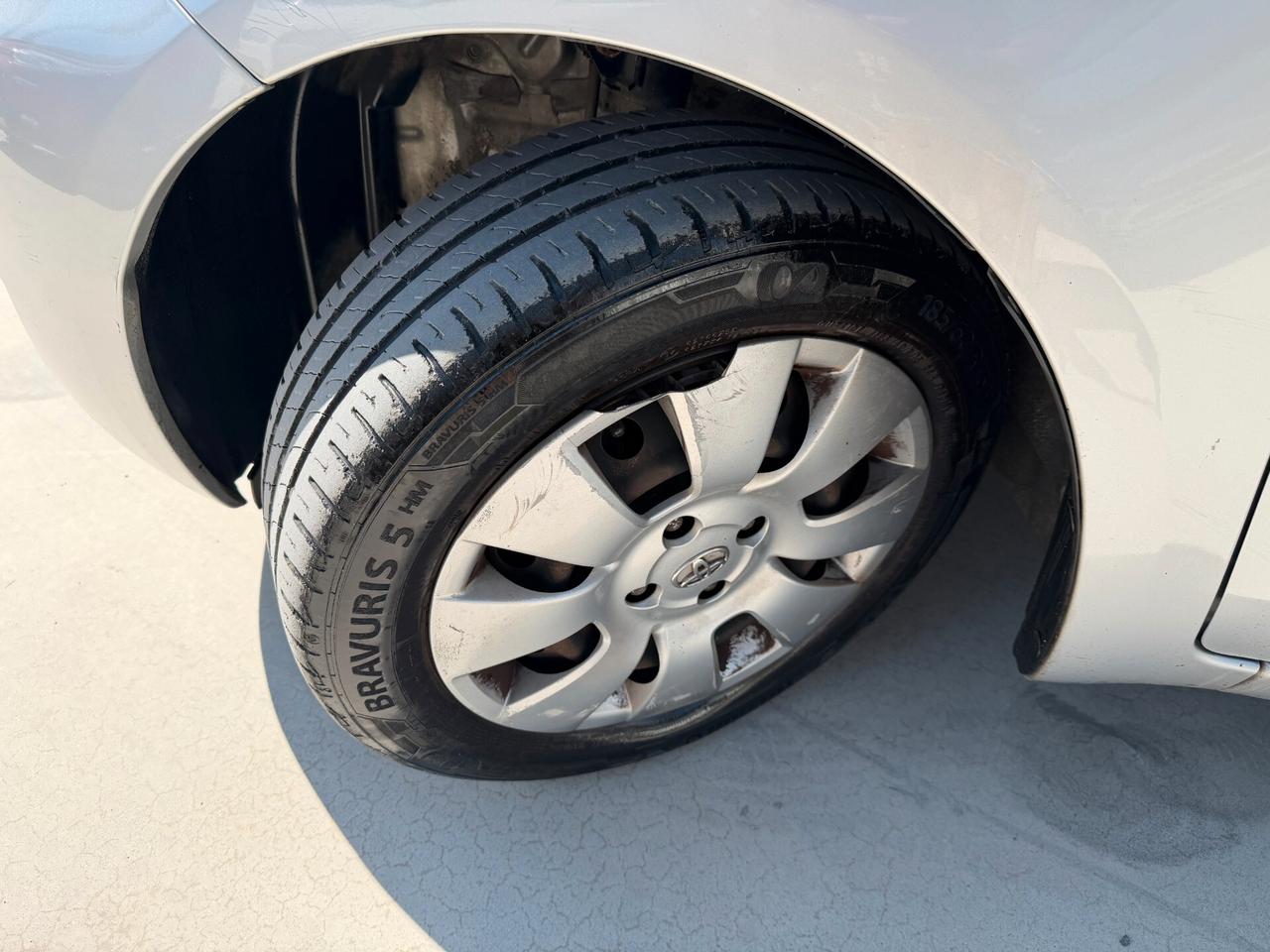 TOYOTA YARIS ANNO 2010 1.0 BENZINA 69 CV