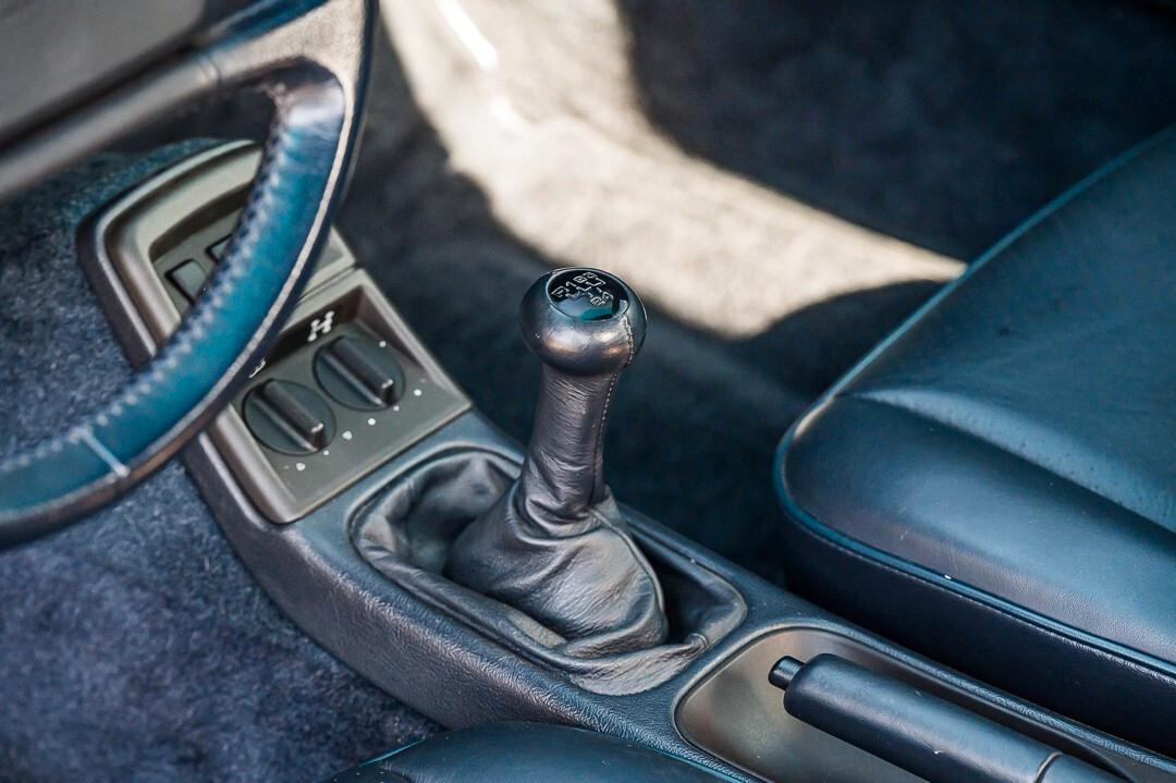 Porsche 911 964 Carrera 4 Cabriolet