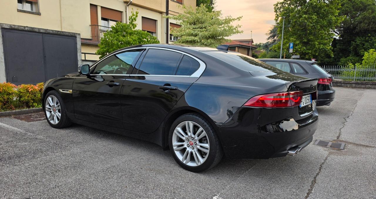 Jaguar XE 2.0 D Turbo aut. Portfolio