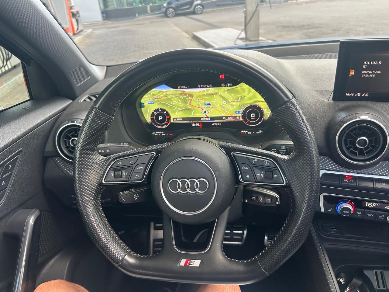 Audi Q2 30 TDI S line Edition tetto