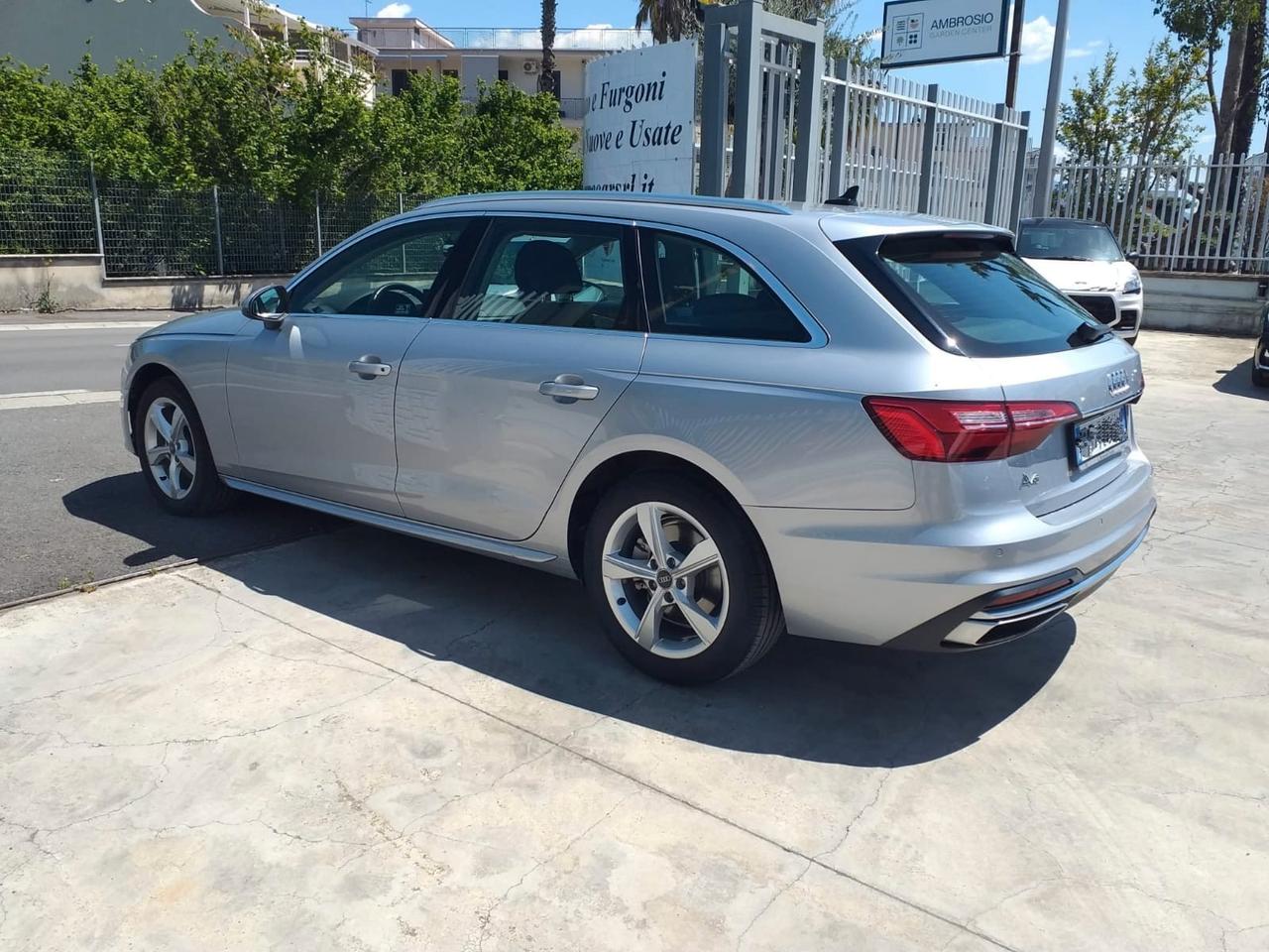 Audi A4 Avant 30 TDI/136 CV S tronic Business Advanced