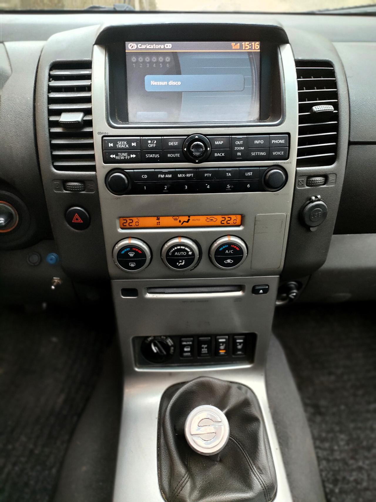 Nissan Navara 2.5 dCi 4p Double Cab LE