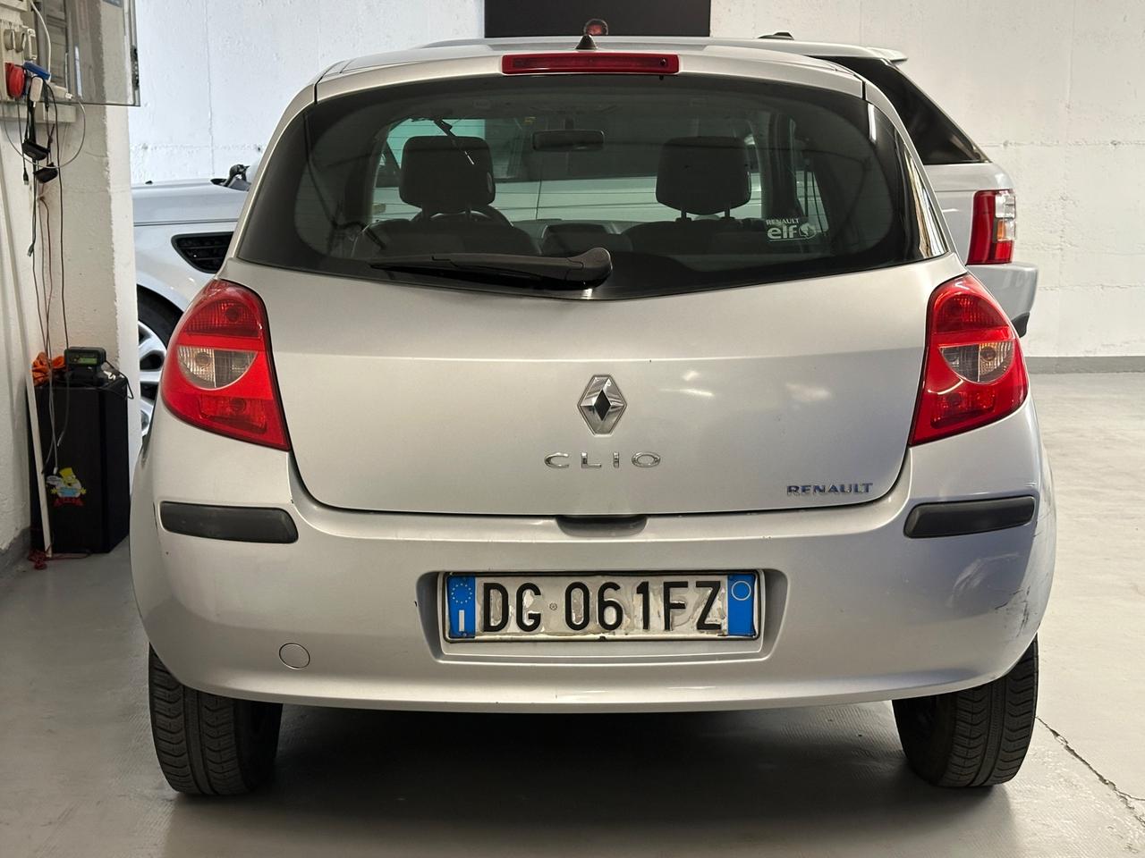 Renault Clio 1.2 16V 3 porte Neopatentati