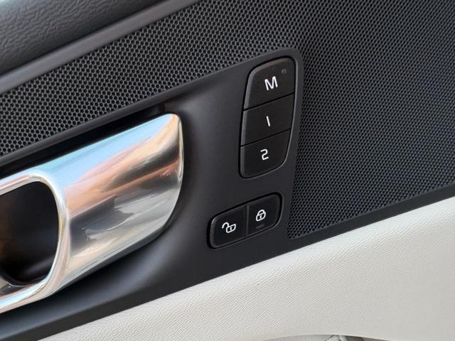 VOLVO XC60 B4 (d) AWD Geartronic Inscription.