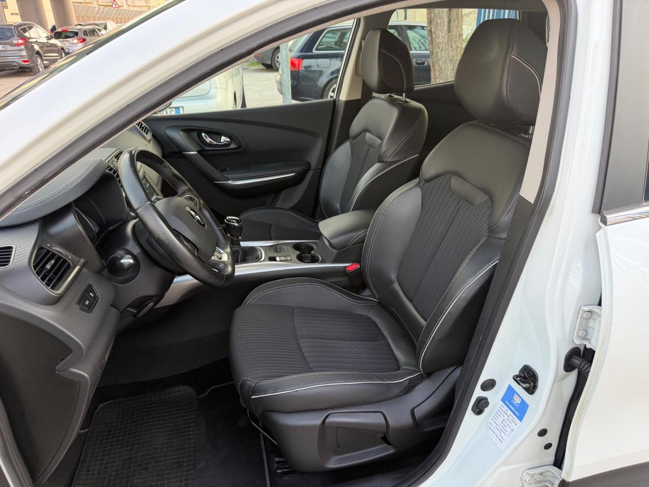 Renault Kadjar 1.5 dci 110 CV 2015 NAVIG retroc