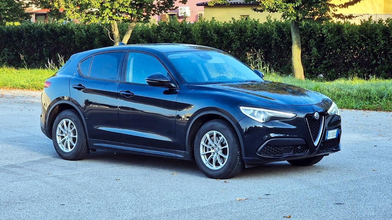 Alfa Romeo Stelvio 2.2 Turbodiesel 160 CV AT8 RWD