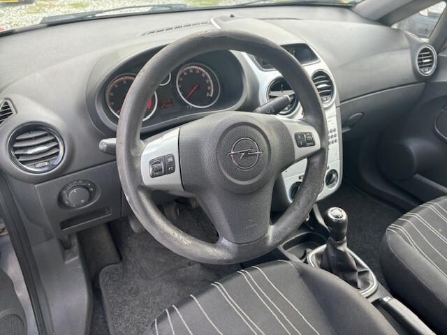 Opel Corsa 1.2 3 porte Cosmo