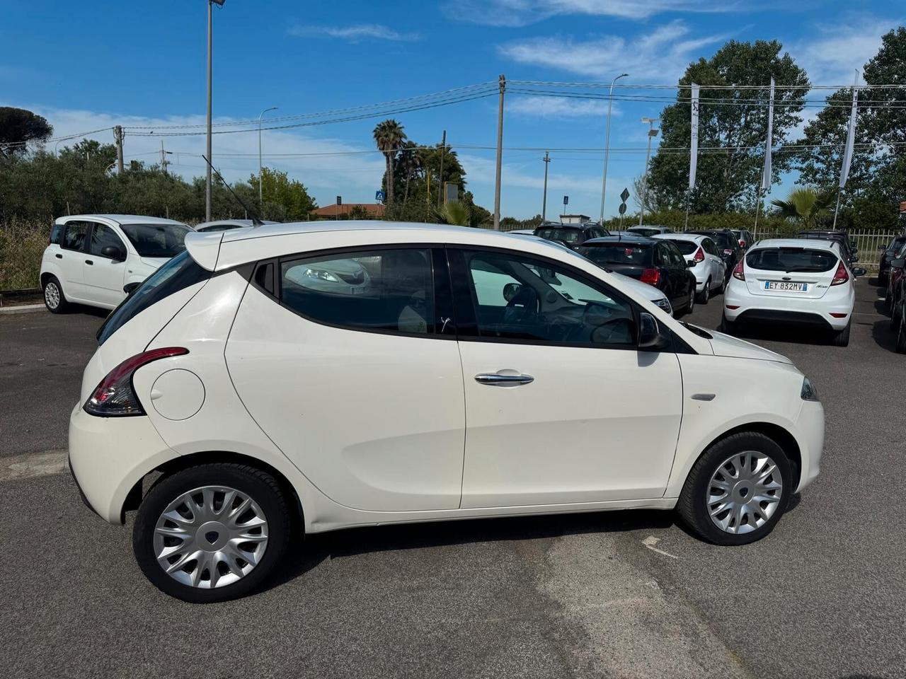 Lancia Ypsilon 1.2 BENZINA 69CV S&S SILVER 2012