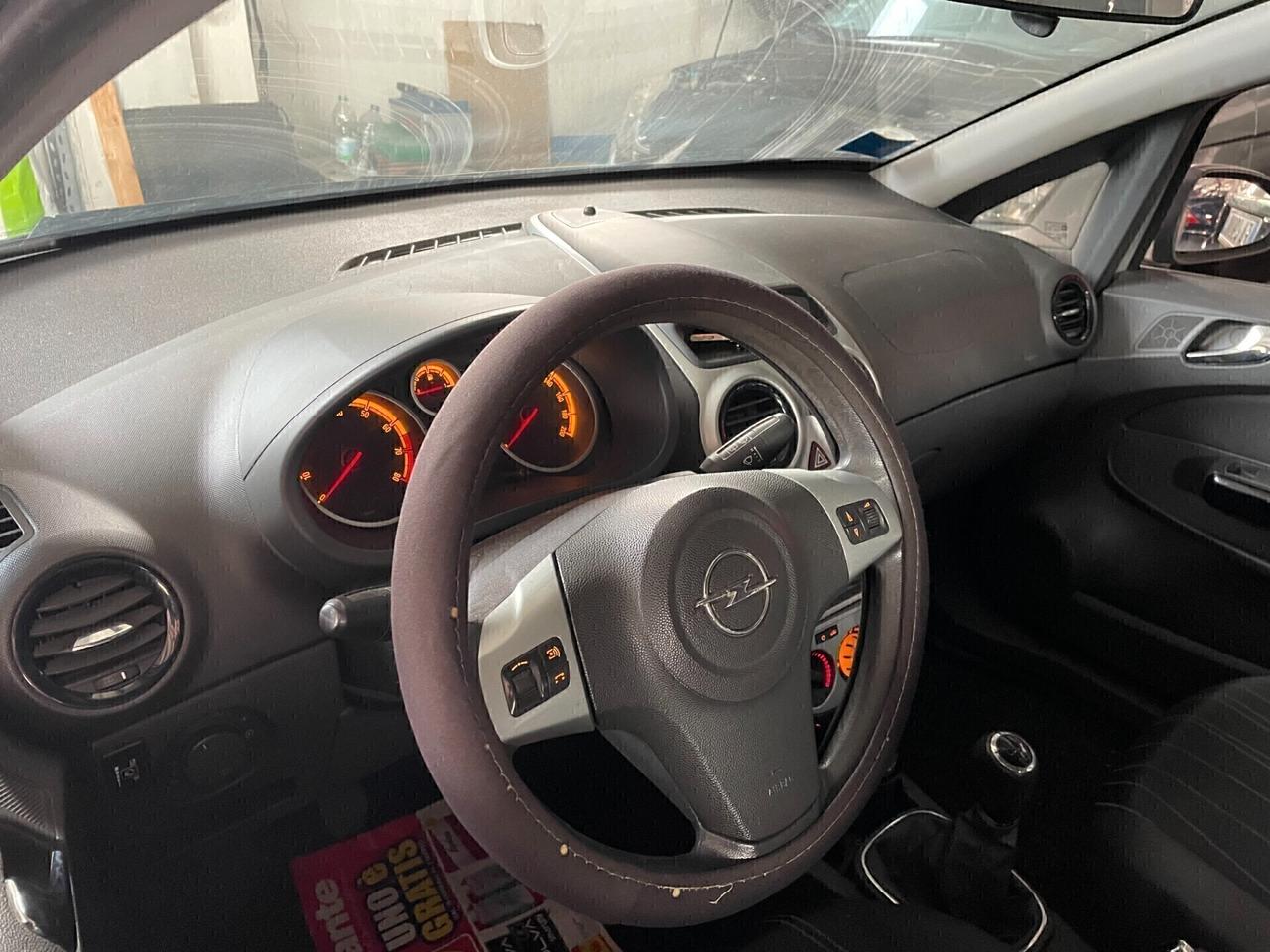 Opel Corsa 1.2 5 porte Cosmo imp.gas km 125.000