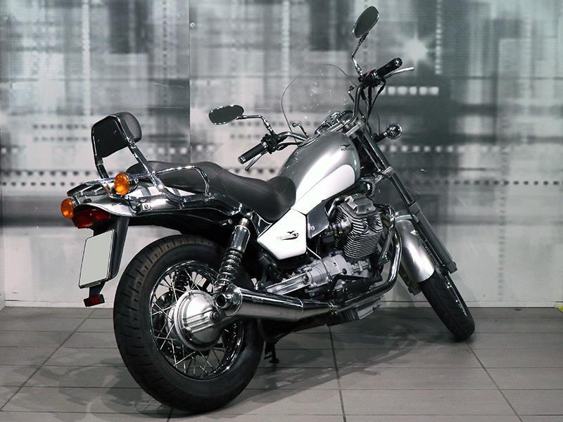 Moto Guzzi Nevada 750