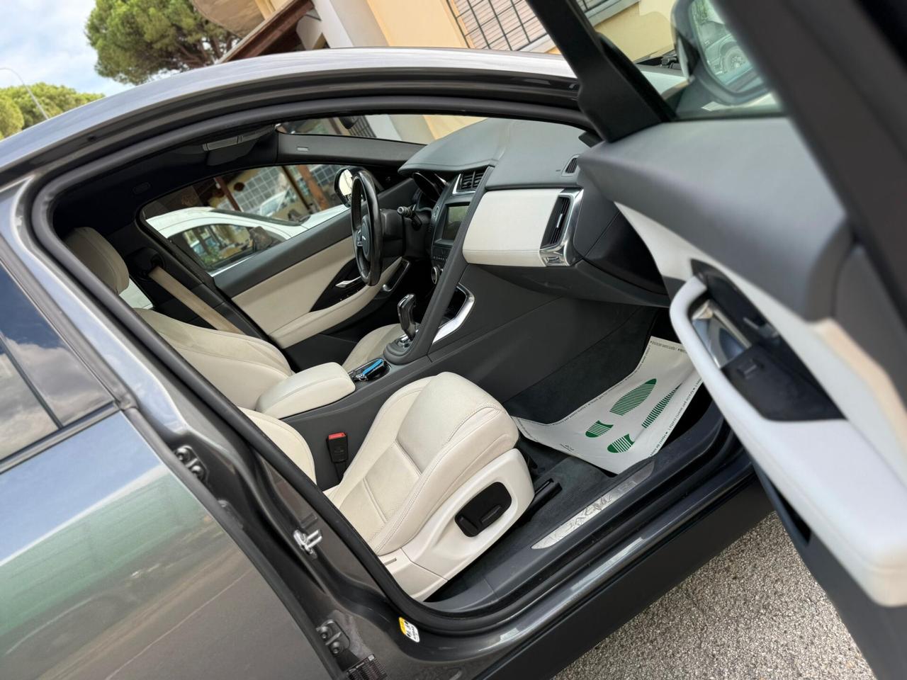 Jaguar E-Pace 2.0D 150 CV AWD R-Dynamic S
