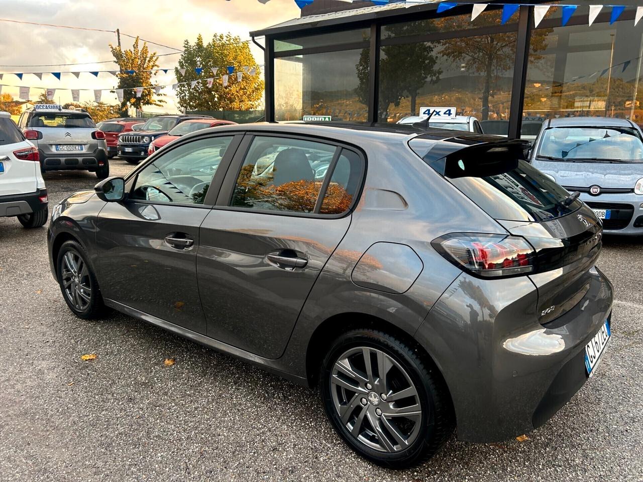 "X NEOPATENT." Peugeot 208 PureTech 5 porte Allure