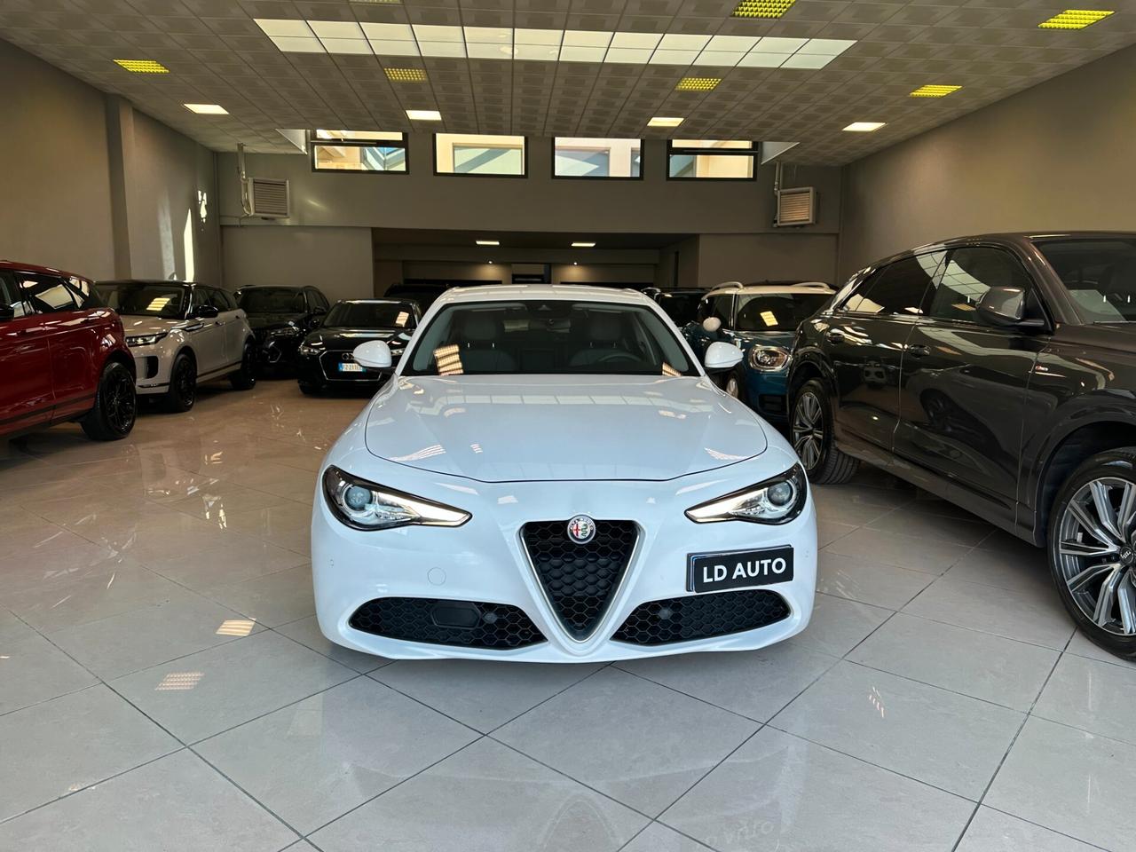 Alfa Romeo Giulia 2.2 Turbodiesel 150 CV AT8 Super PARI AL NUOVO