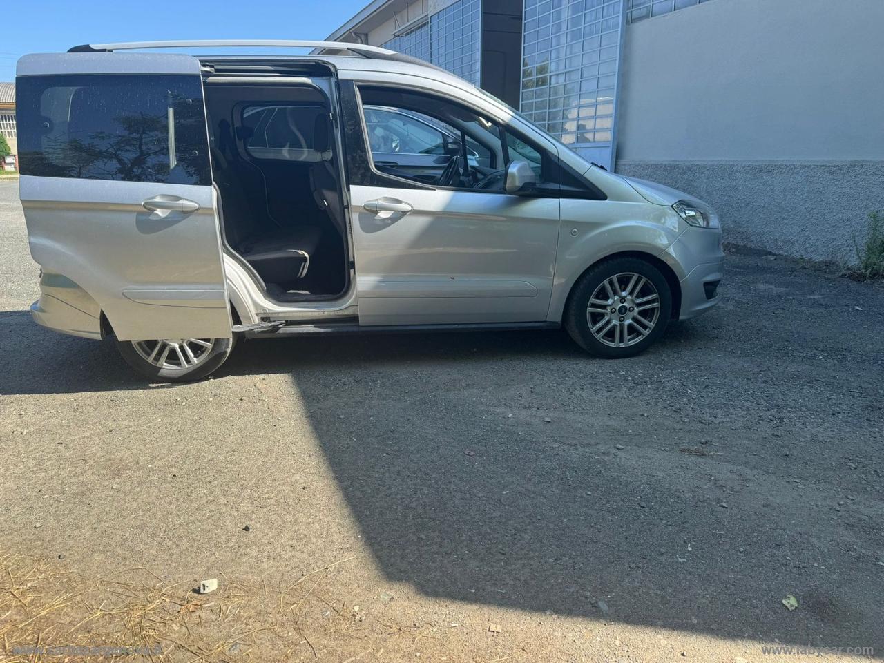 FORD Tourneo Courier 1.5 TDCI 75 CV Titanium