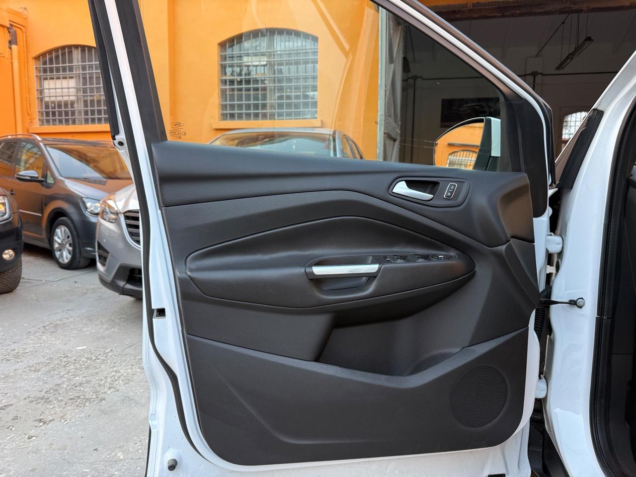 Ford Kuga 2.0 TDCI 140 CV 2WD Titanium