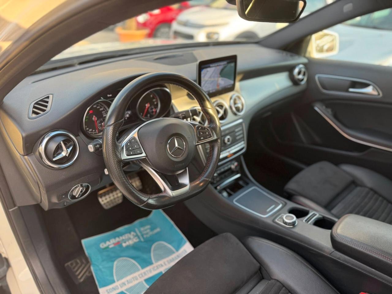 MERCEDES GLA 220d PREMIUM AMG (EXTRA FULL)