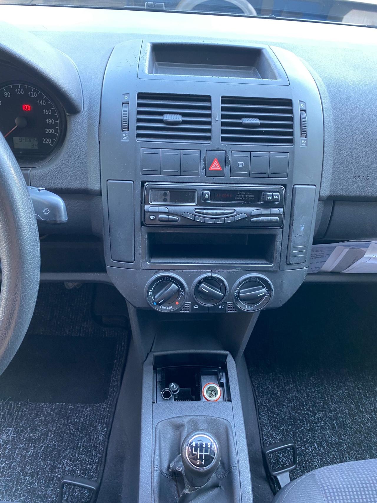 Volkswagen Polo 1.2 5p. Neop 90.000km