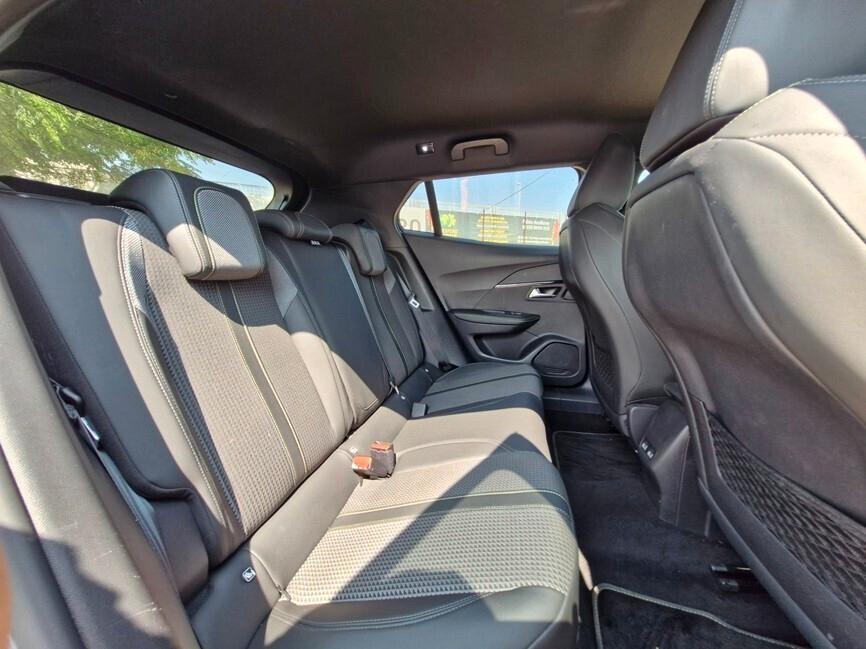 Peugeot 2008 BlueHDi 130 S&S EAT8 GT Pack