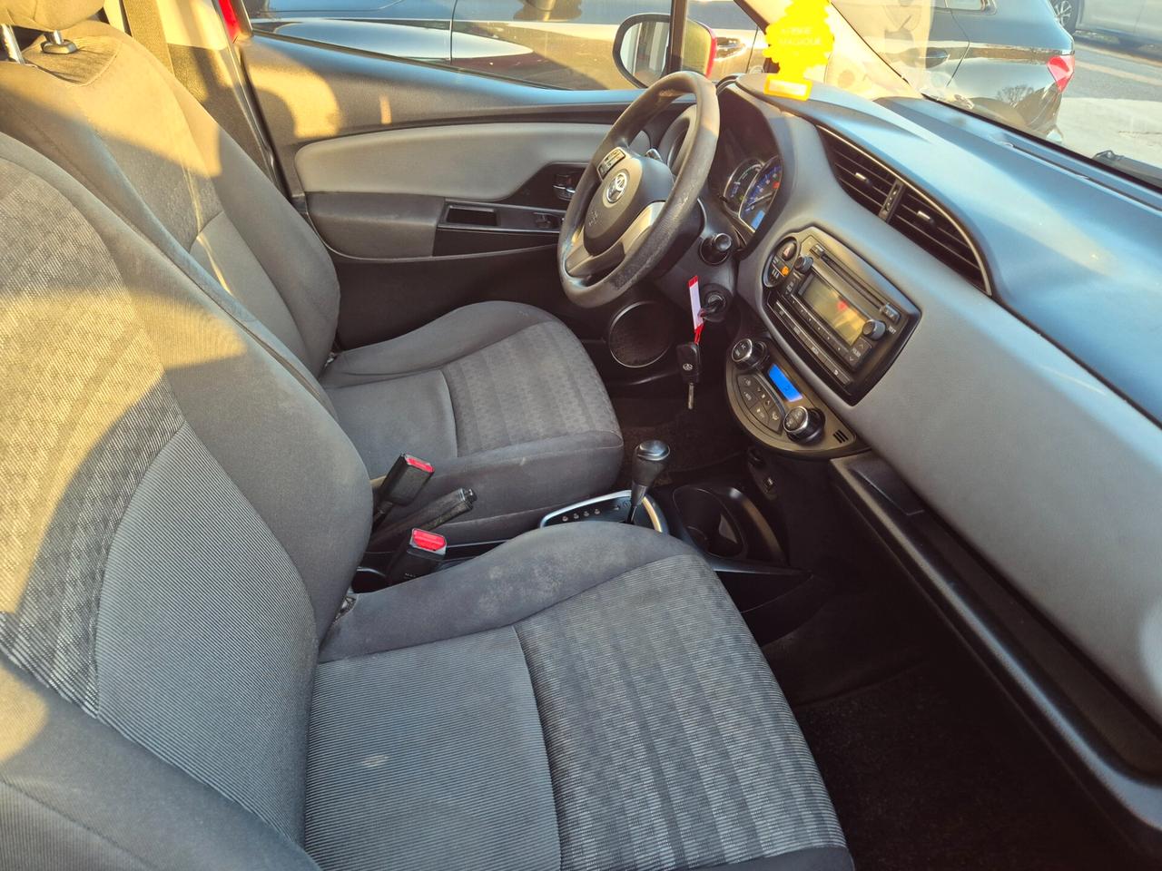 Toyota Yaris 1.5 Hybrid 5 porte Cool POCHISSIMI KM !!!!!!!!!!