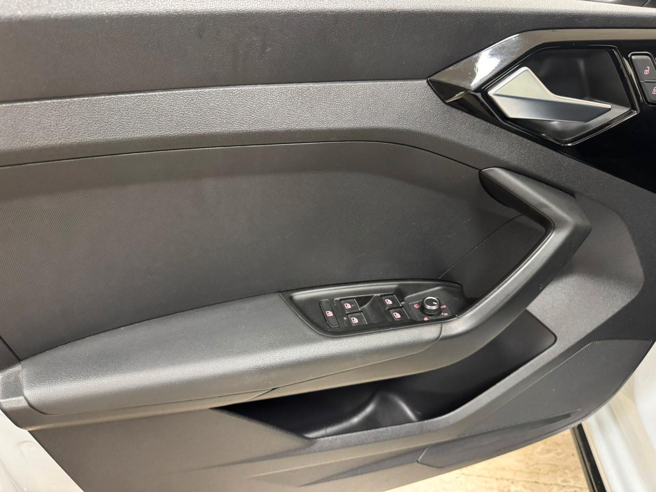 Audi A1 SPB 30 TFSI S tronic line edition