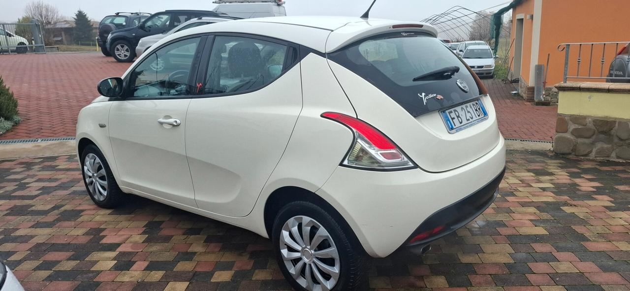 Lancia Ypsilon 1.2 69 CV 5 porte GPL Ecochic Silver