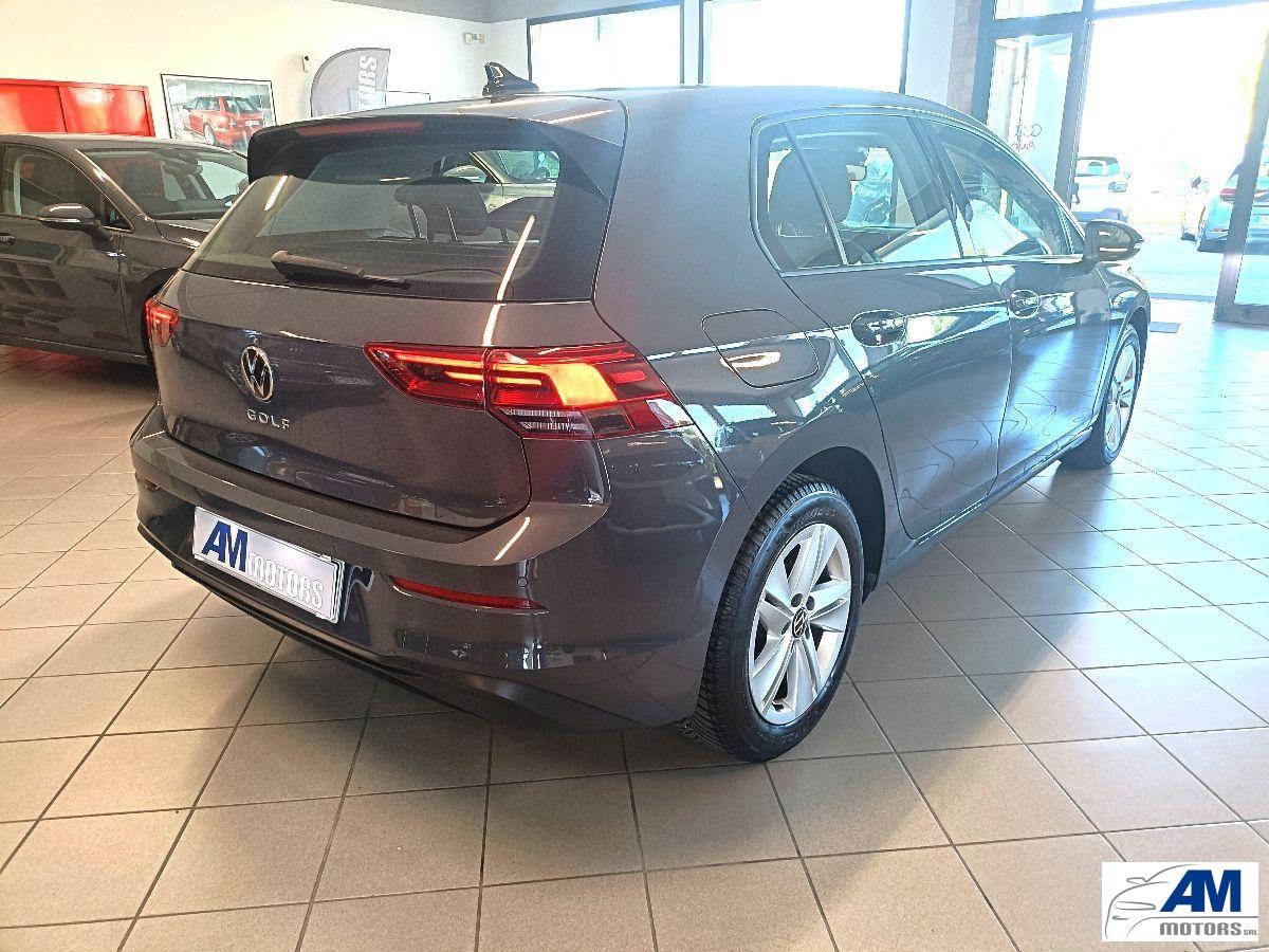 VOLKSWAGEN - Golf 8 life 1.5 tsi tgi 130 cv dsg