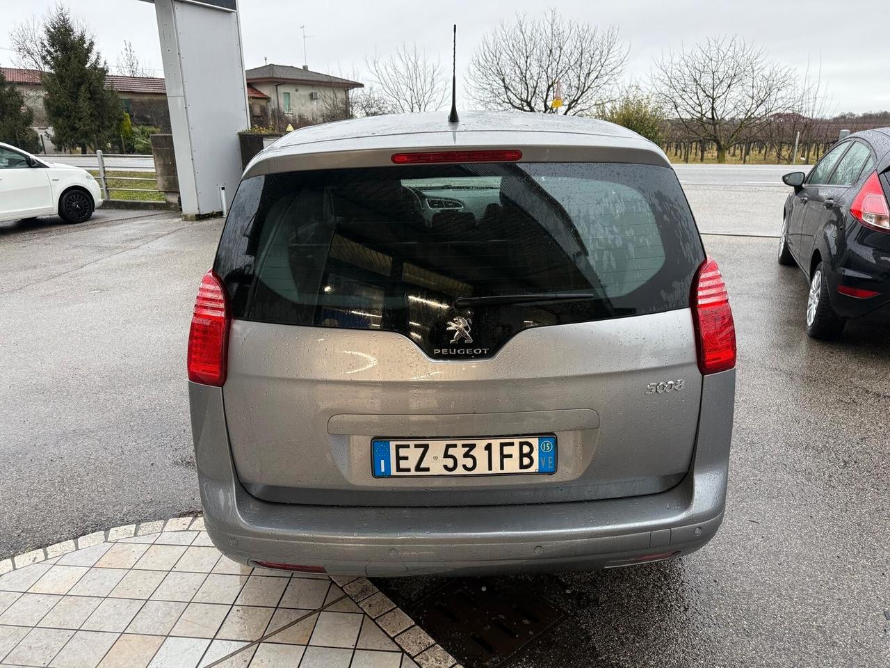 Peugeot 5008 1.6 Diesel 7 posti Neopatentati
