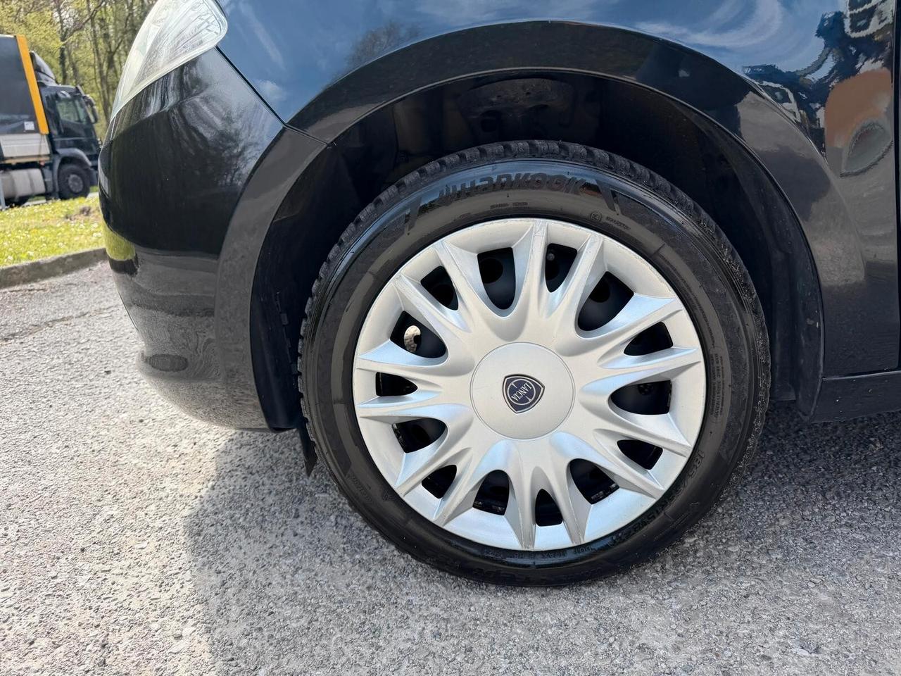 Lancia Ypsilon 1.2 69 CV 5 porte S&S Platinum