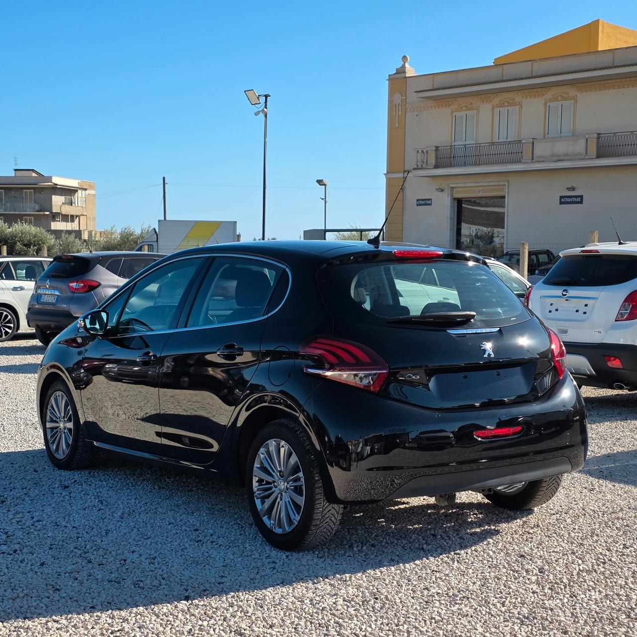 Peugeot 208 1.2 TURBO 110CV ALLURE