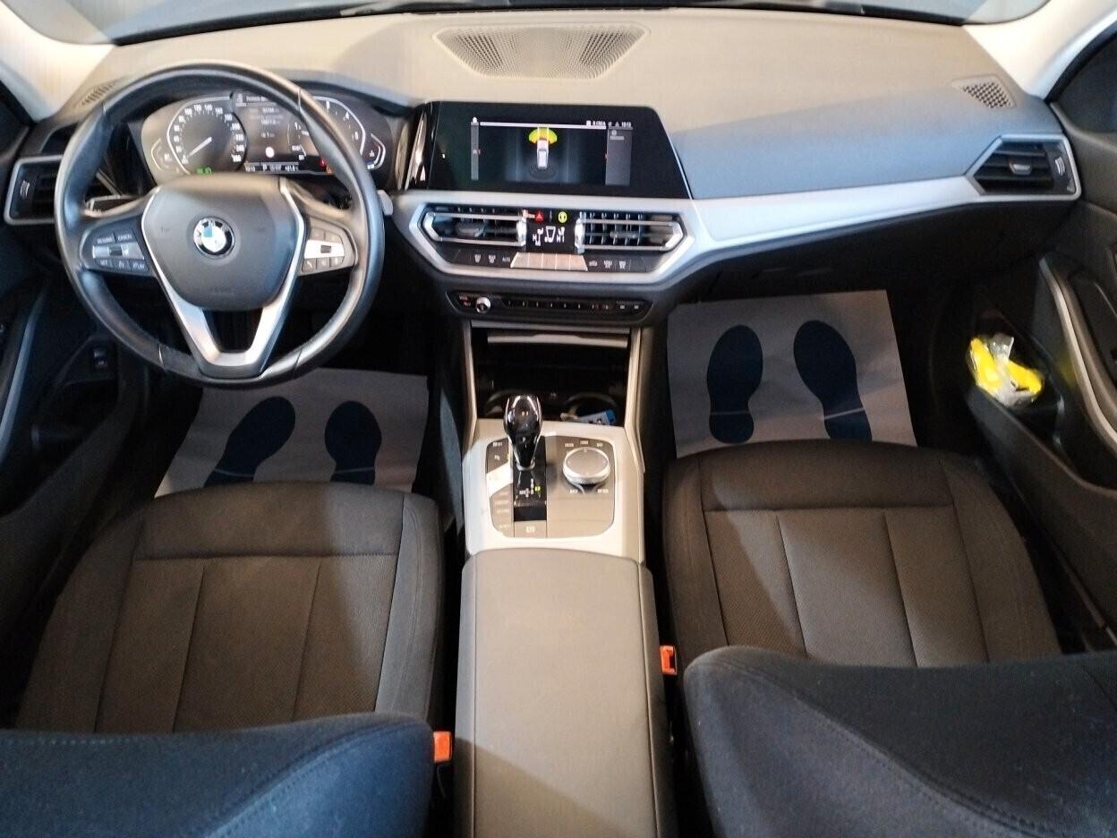 BMW 320 d Touring mhev 48V xdrive Business Advantage auto