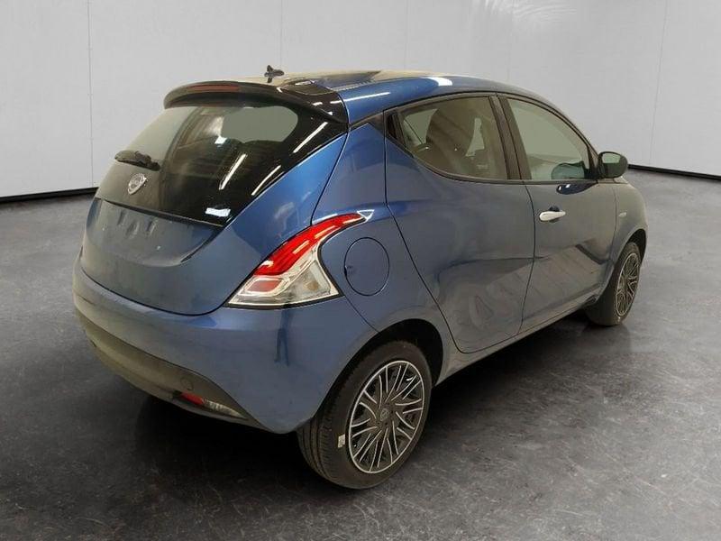 Lancia Ypsilon 1.0 firefly hybrid Platino s&s 70cv