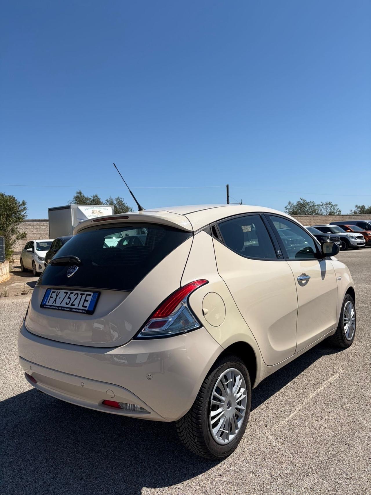 Lancia Ypsilon 1.2 69 CV 5 porte GPL Ecochic Gold