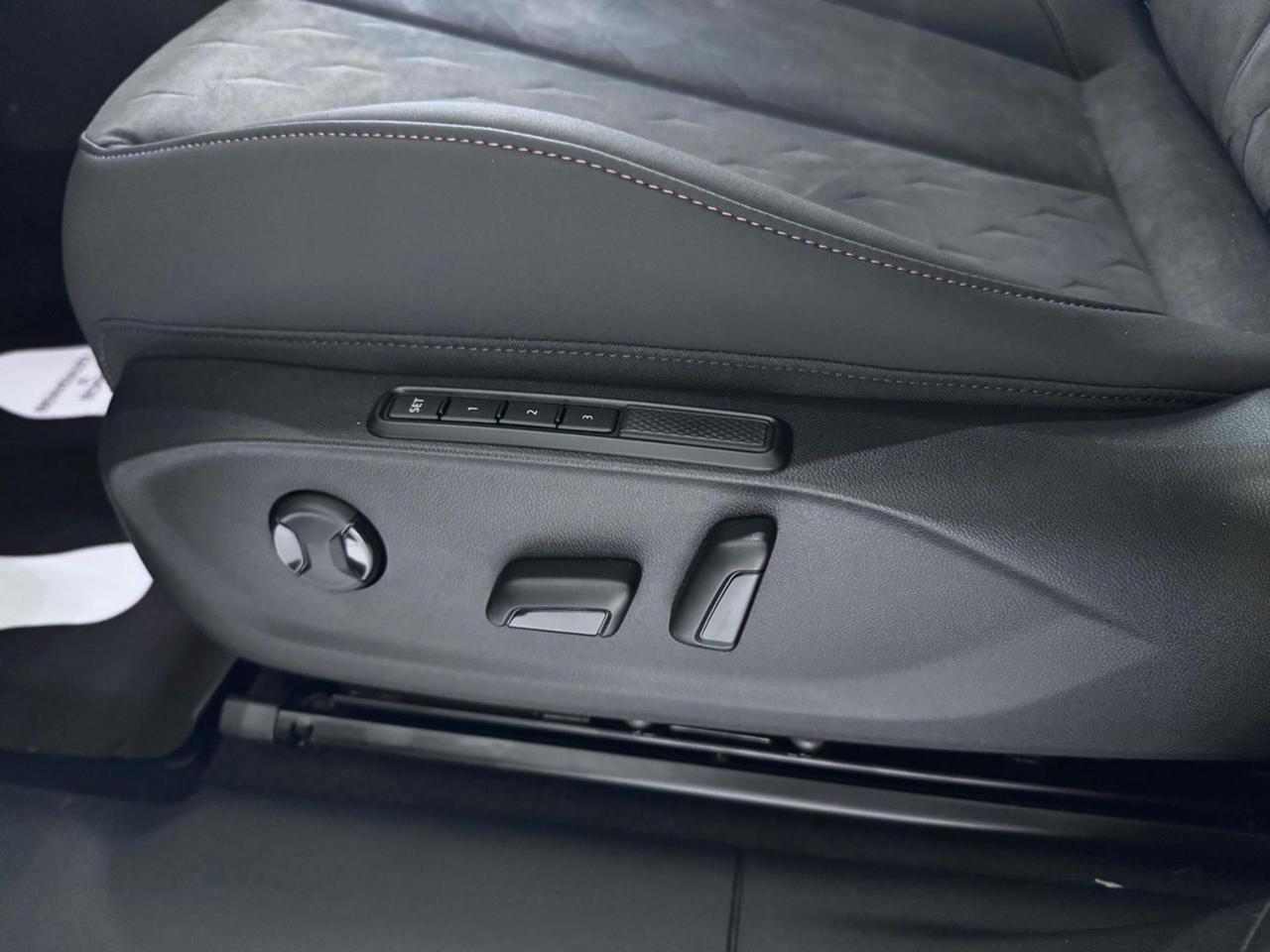 CUPRA Terramar 1.5 Hybrid DSG - MOONLIGHT DESIGN + PACK EDGE