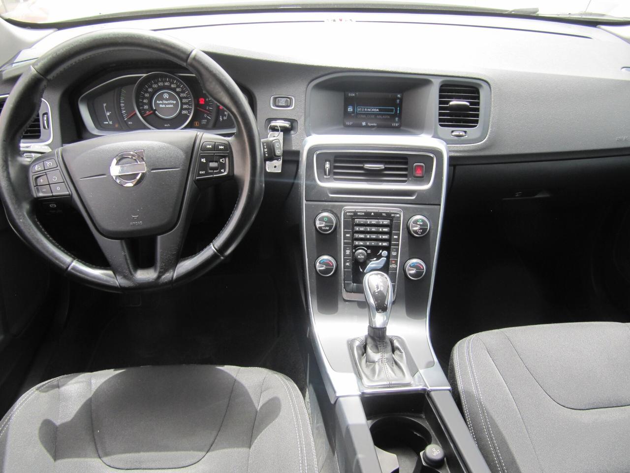 Volvo V60 D4 R-design Kinetic - AUTOMATICO
