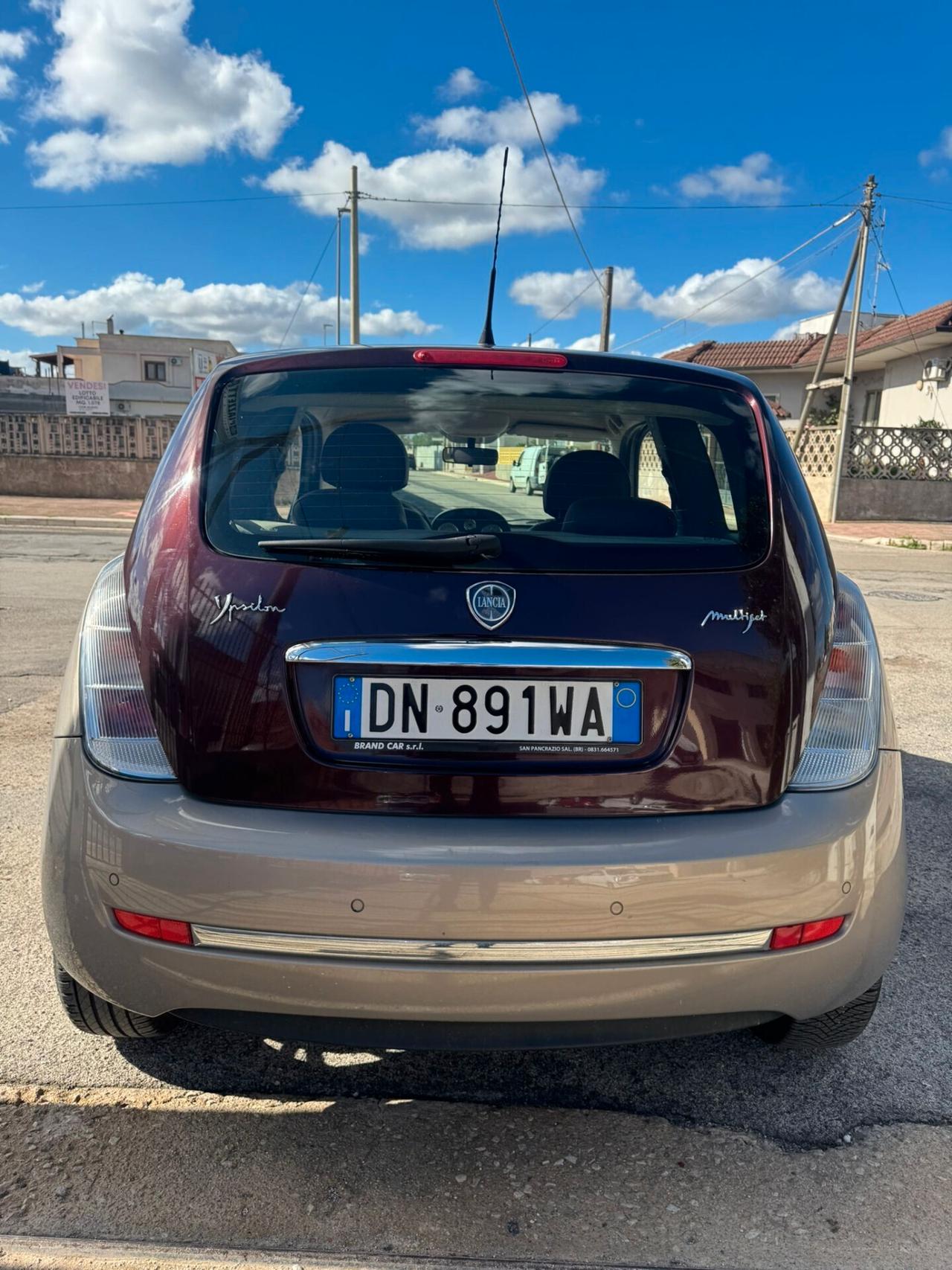 Lancia Ypsilon 1.3 MJT 75 CV Platino