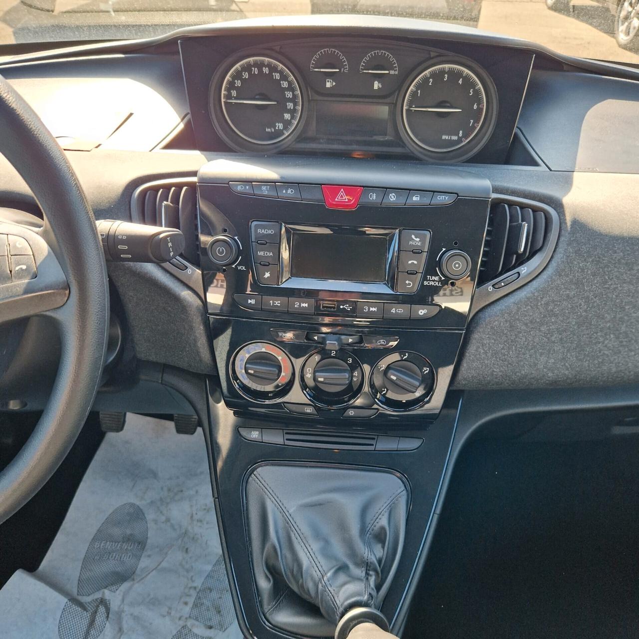 Lancia Ypsilon 1.0 FireFly 5 porte S&S Hybrid Silver Plus