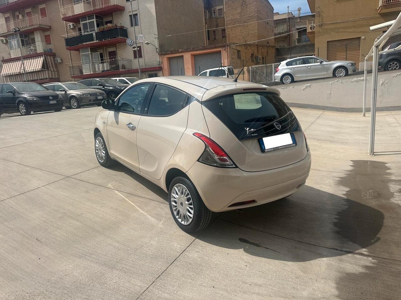 Lancia Ypsilon 1.2 69 CV 5 porte Gold
