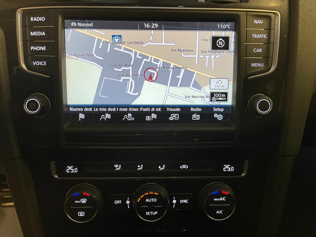 Volkswagen Golf GTD 2.0 TDI 184cv DSG-LEGGI SOTTO