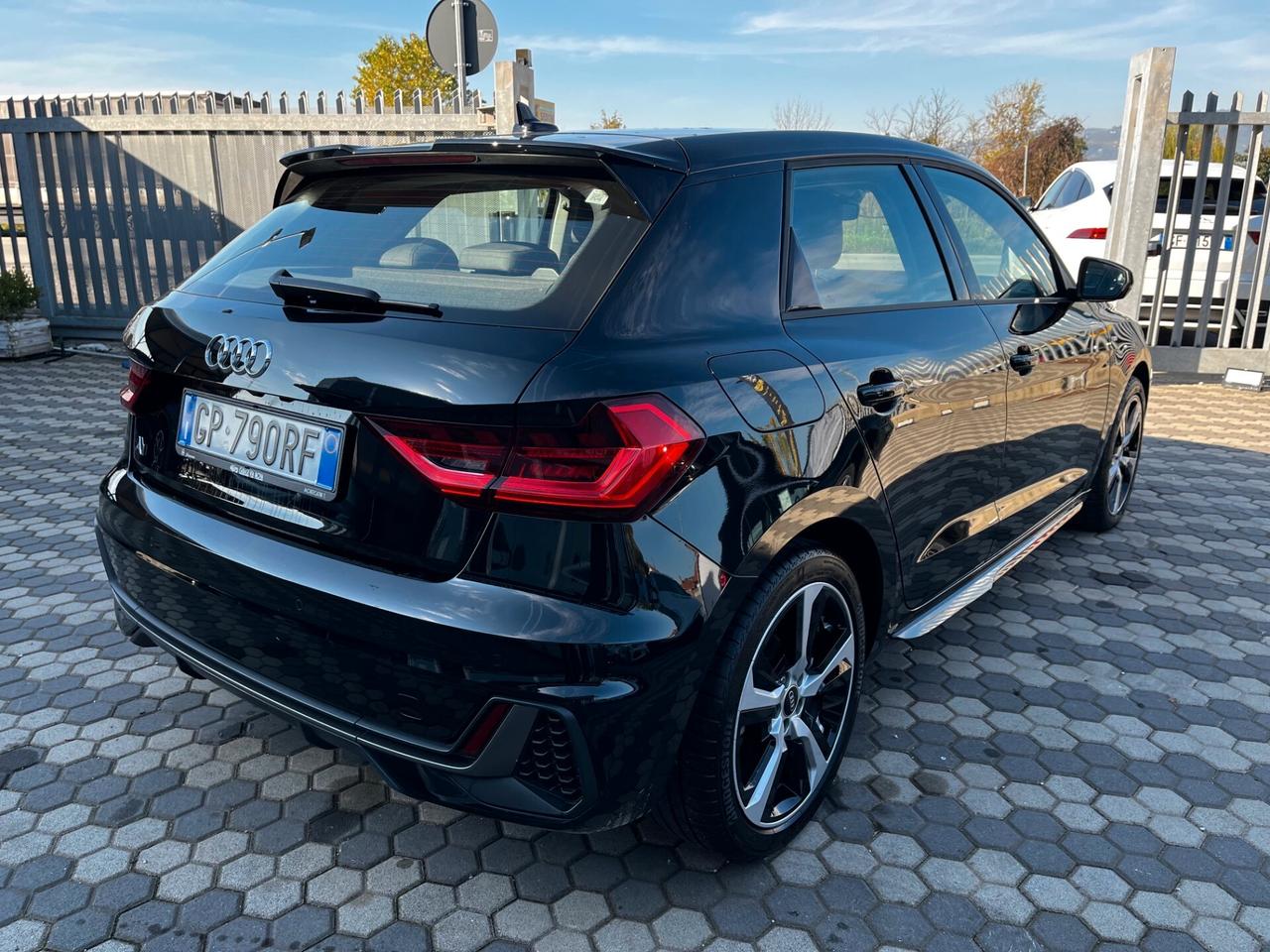 Audi A1 SPB 30 TFSI S tronic Identity Black