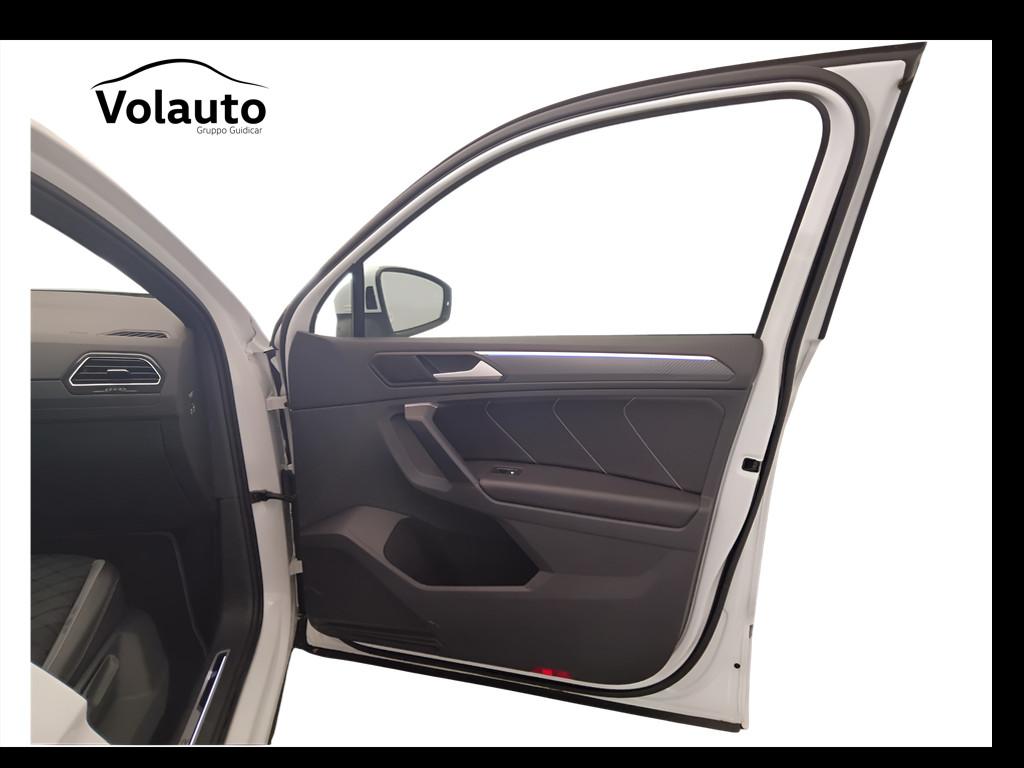 VOLKSWAGEN Tiguan II 2021 - Tiguan 1.5 tsi R-Line 150cv dsg