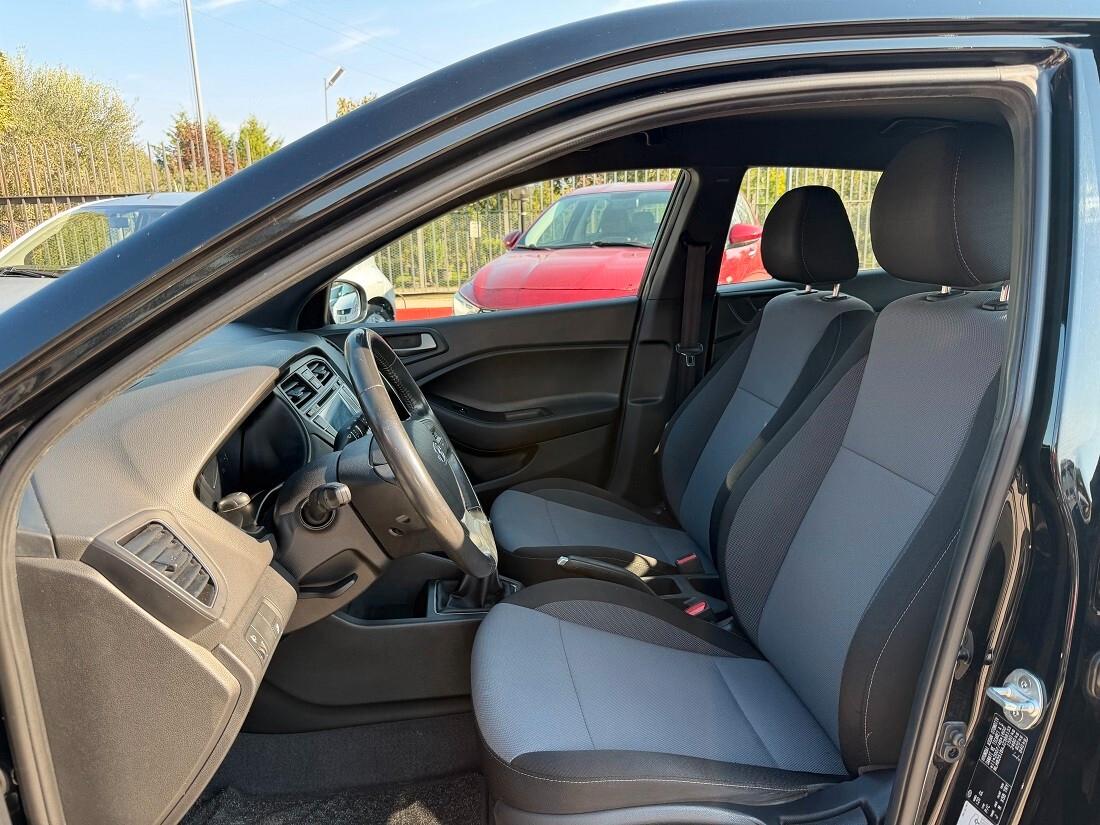 Hyundai i20 1.2 5 porte Econext Blackline