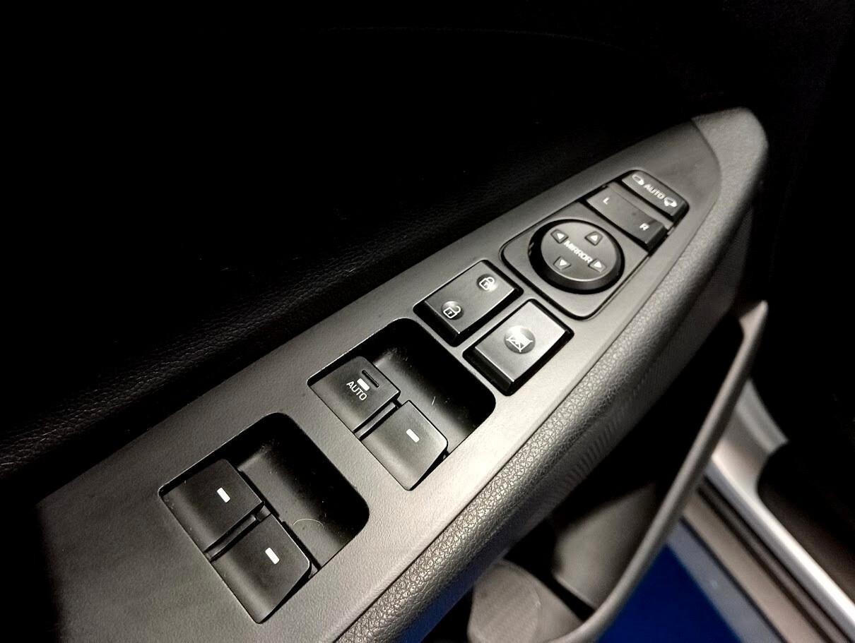 Hyundai TUCSON 1.7 CRDI XPOSSIBLE 19" CAMERA *CAMBIO NUOVO*