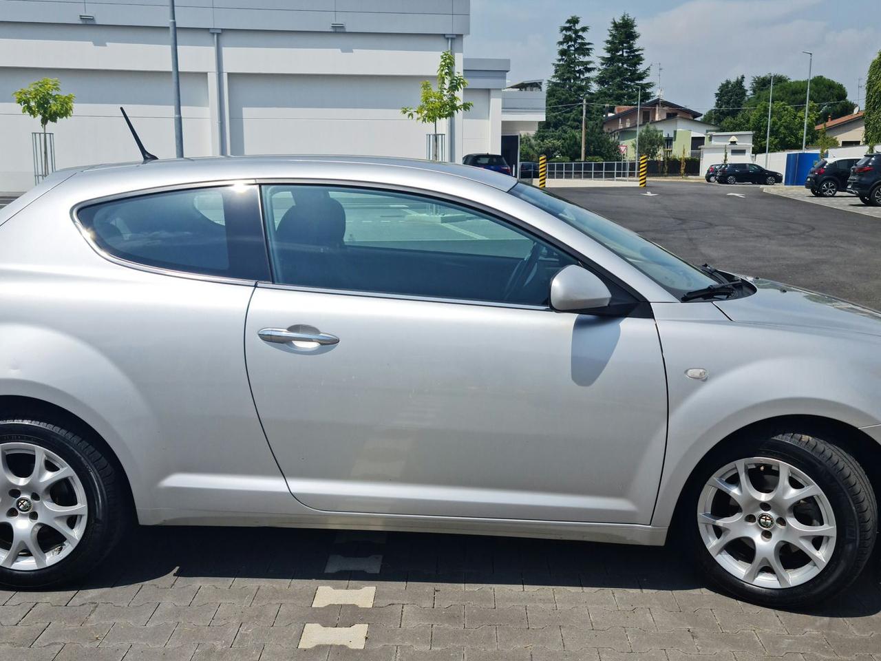 Alfa Romeo MiTo DISTINCTIVE PREMIUM #5995