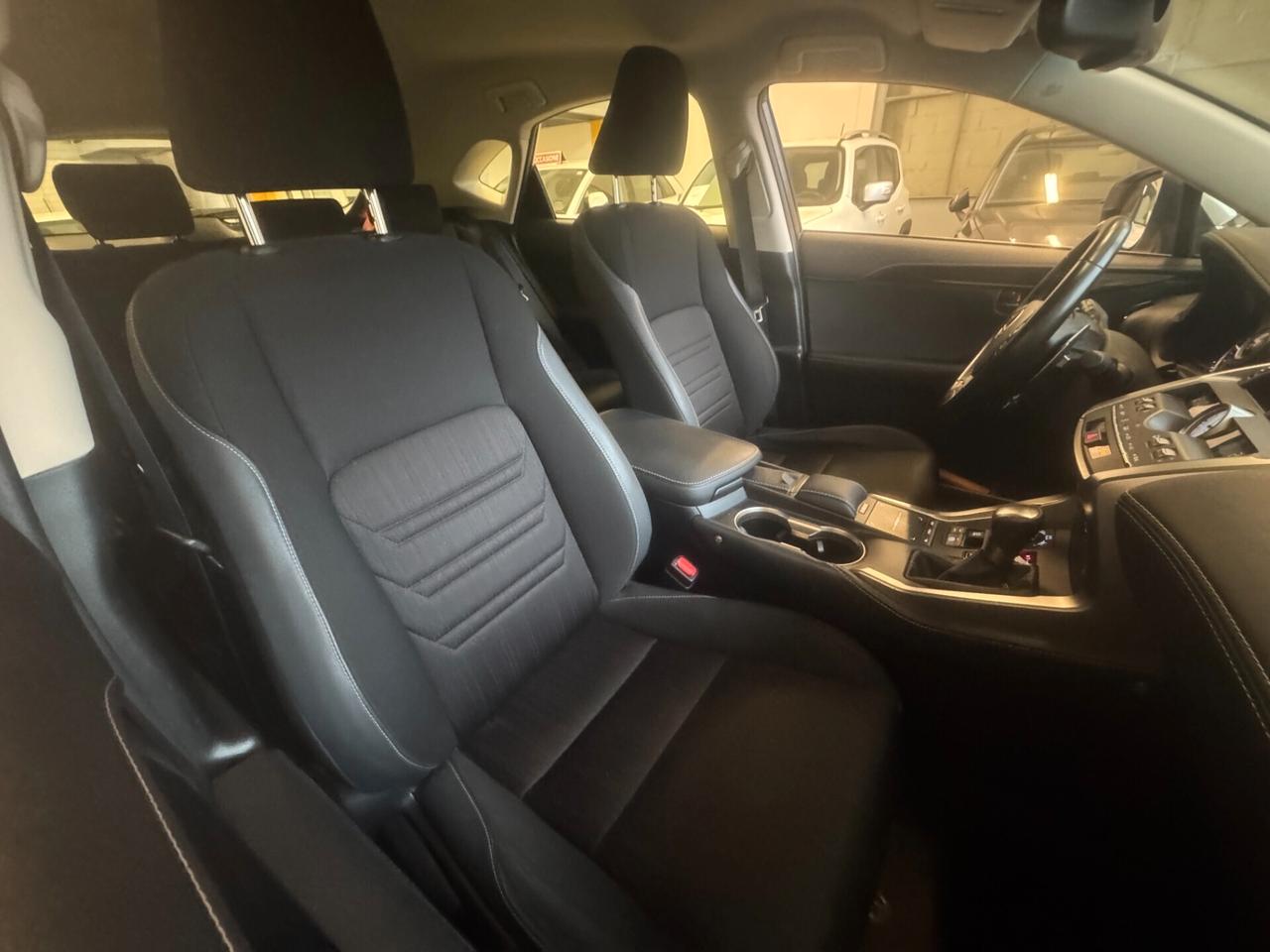 Lexus NX 300h hybrid 2.5 Business 2wd cvt