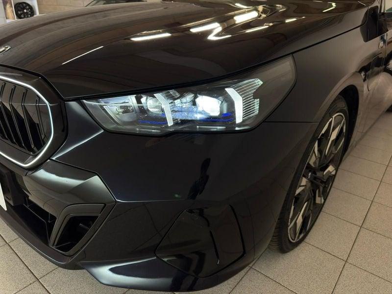 BMW Serie 5 530e sDrive M Sport Pro | TETTO PANORAM. | IVA ESPOSTA