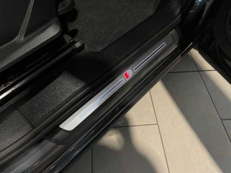 Audi Q3 II 2018 35 2.0 tdi Identity Black s-tronic