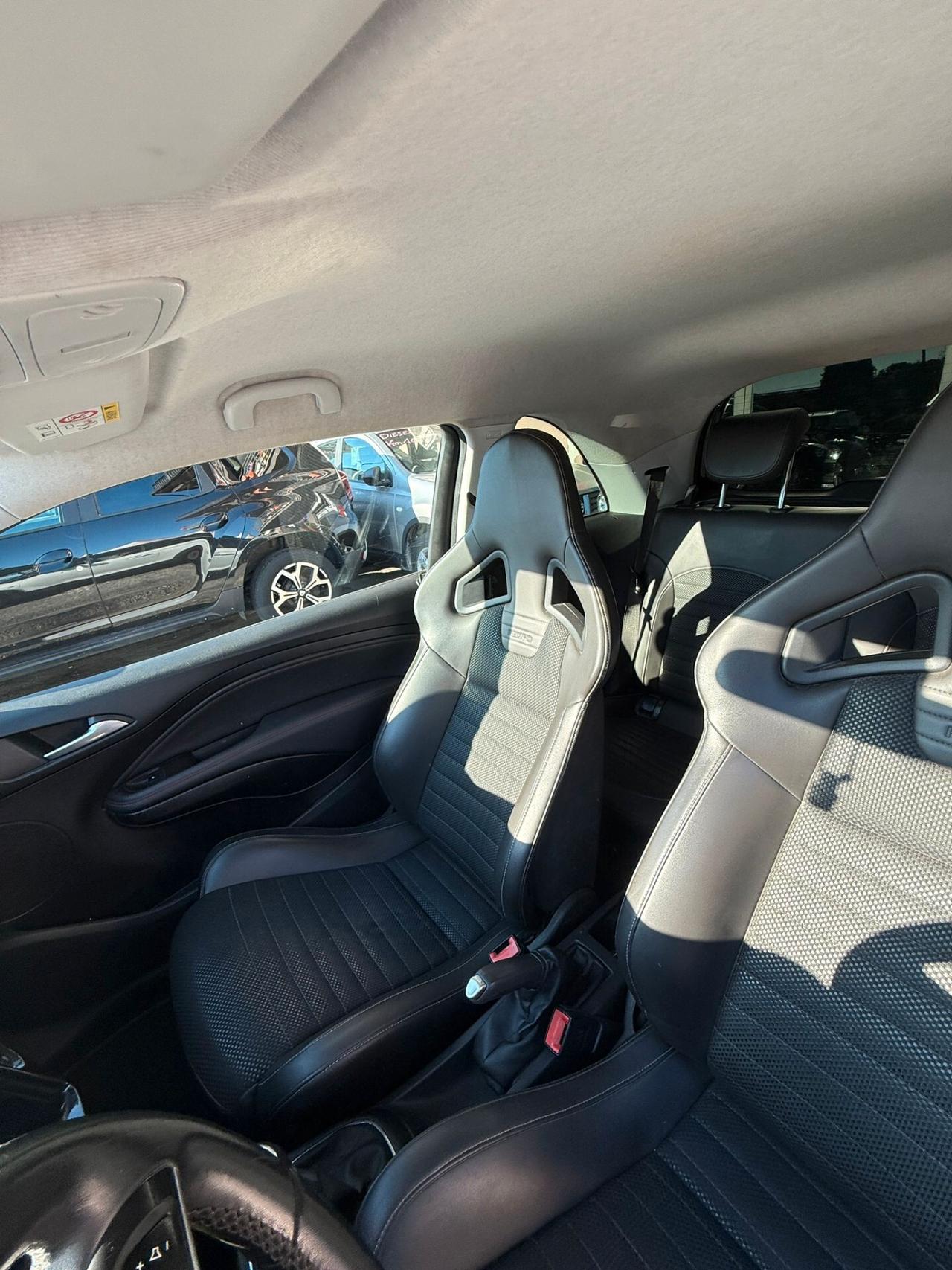 Opel Adam 150CV Versione Recaro