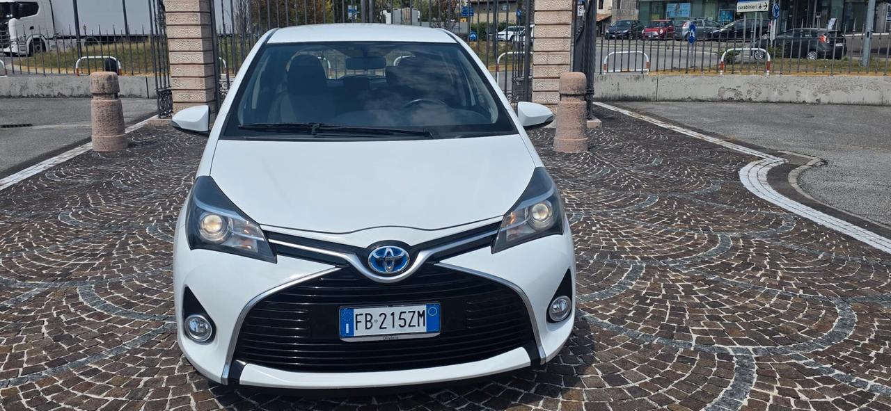 Toyota Yaris HYBRID 5P ACTIVE